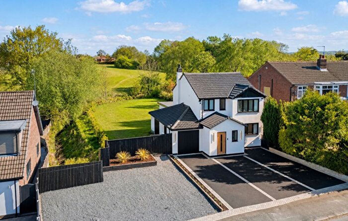 4 Bedroom Property For Sale In Chiltern Avenue, Macclesfield, SK11