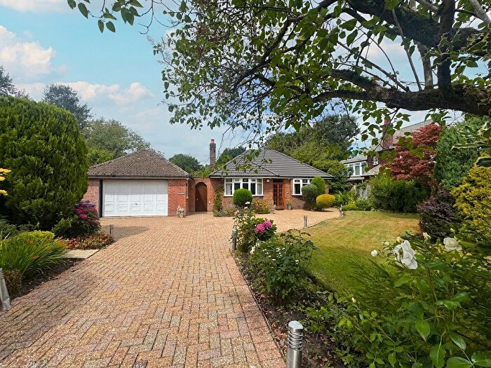 3 Bedroom Detached House For Sale In Westminster Road, Eccles, M30