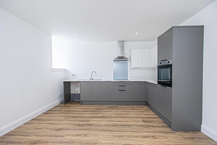 2 Bedroom Cottage For Sale In Broad Street, Cowdenbeath, KY4