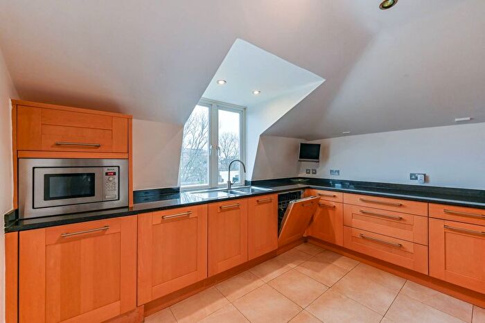 2 Bedroom Flat To Rent In Hamilton Terrace, St John's Wood, London, NW8