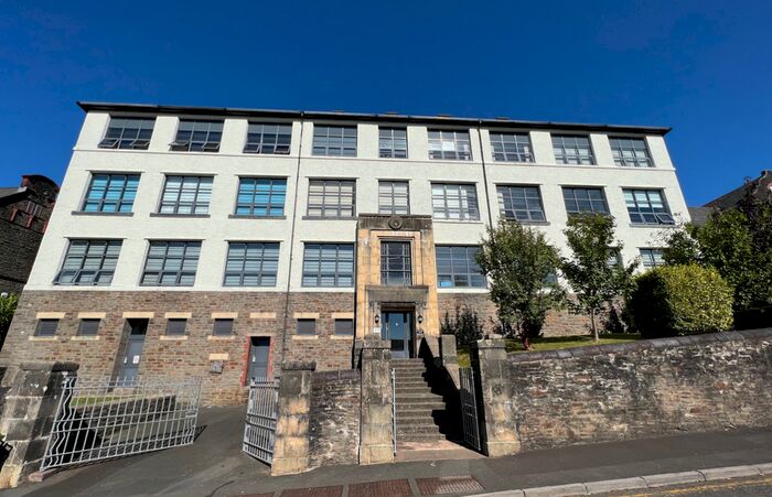 2 Bedroom Flat To Rent In Tyfica Road Graigwen -, Pontypridd, CF37