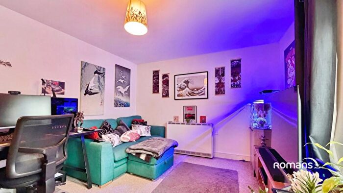 1 Bedroom Apartment For Sale In Englefield Way, Basingstoke, Hampshire, RG24