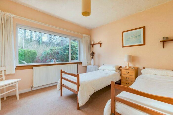 4 Bedroom Detached Bungalow For Sale In Ruthven Avenue, Giffnock, G46