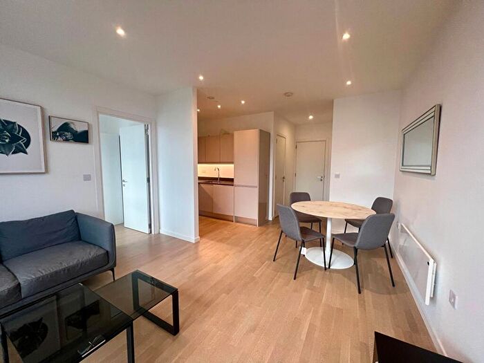 1 Bedroom Flat To Rent In Silbury Boulevard, Central Milton Keynes, Milton Keynes, MK9