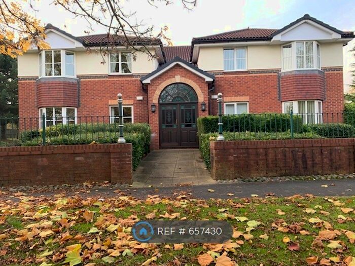 2 Bedroom Flat To Rent In Pinewood Road, Wilmslow, SK9