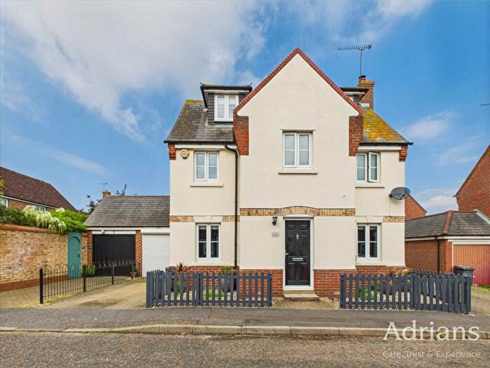 5 Bedroom Detached House For Sale In Stanley Rise, Chelmsford, CM2