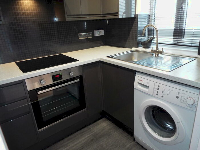 2 Bedroom Flat To Rent In Crawley Court, Gravesend, DA11