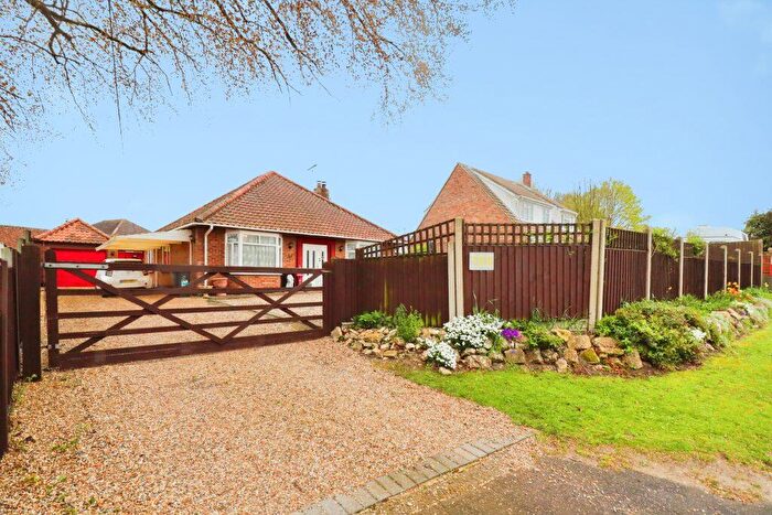 3 Bedroom Bungalow For Sale In Dereham Road, Thetford, IP25