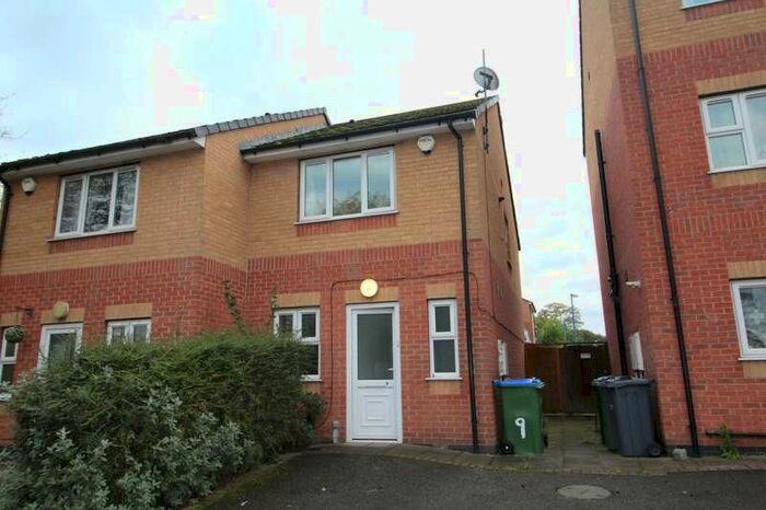 2 Bedroom Semi-Detached House To Rent In Camberley Rise, West Bromwich, B71