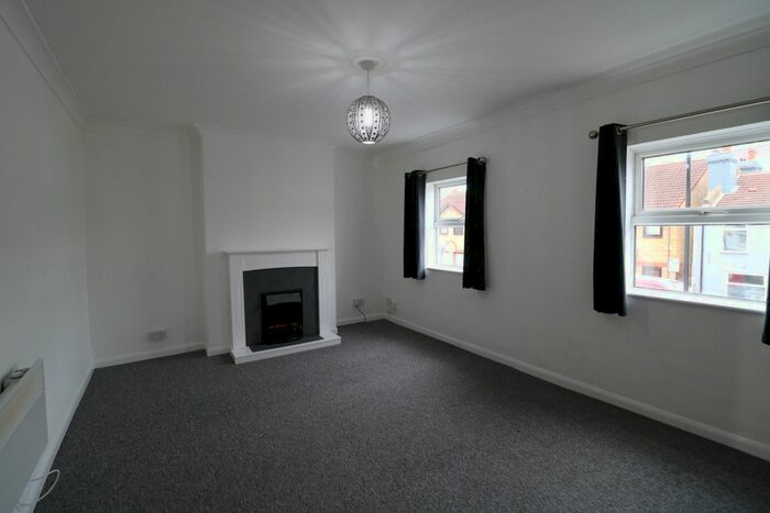Studio To Rent In Holland Road, London, SE25