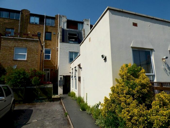1 Bedroom Flat To Rent In Trinity House, Trinity Church Passage, Barnes SW13