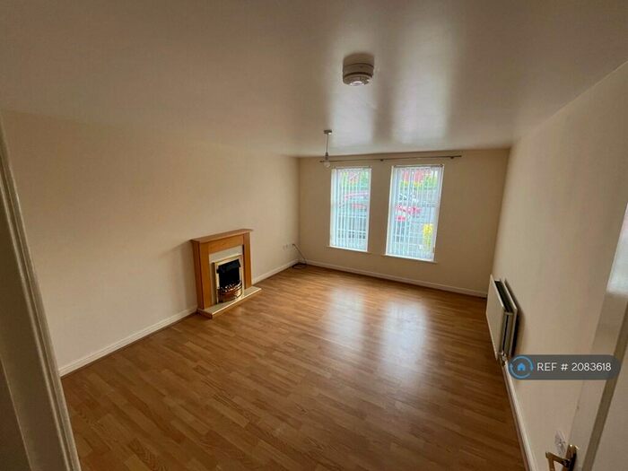 2 Bedroom Flat To Rent In Tyldesley Way, Nantwich, CW5