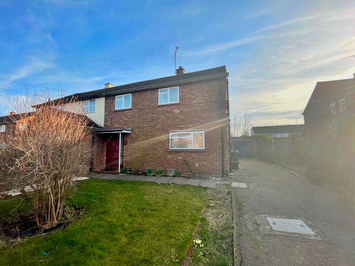 3 Bedroom Property To Rent In Saxon Road, Wheathampstead, St Albans, AL4