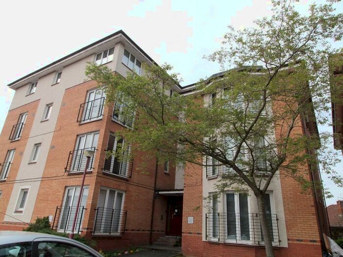 2 Bedroom Flat To Rent In St Andrews Drive, Coatbridge, North Lanarkshire, ML5