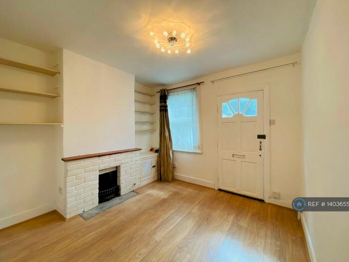 2 Bedroom Terraced House To Rent In Upper Crown Street, Reading, RG1