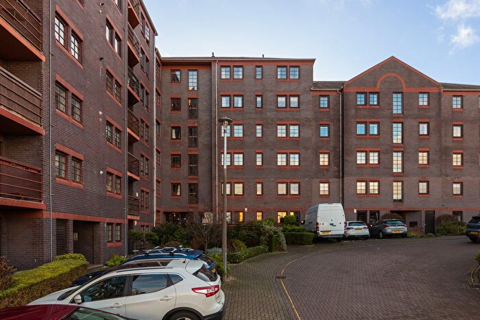 2 Bedroom Flat For Sale In / Orchard Brae Avenue, Edinburgh, EH4