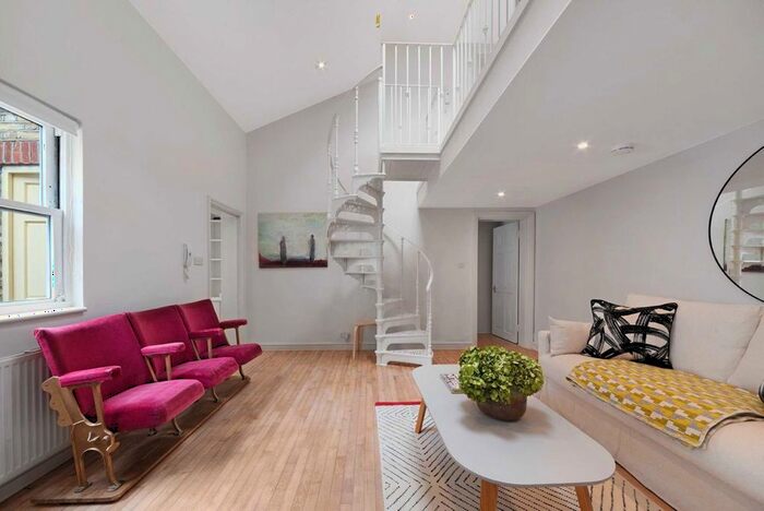 2 Bedroom Property To Rent In Avenell Road, London, N5