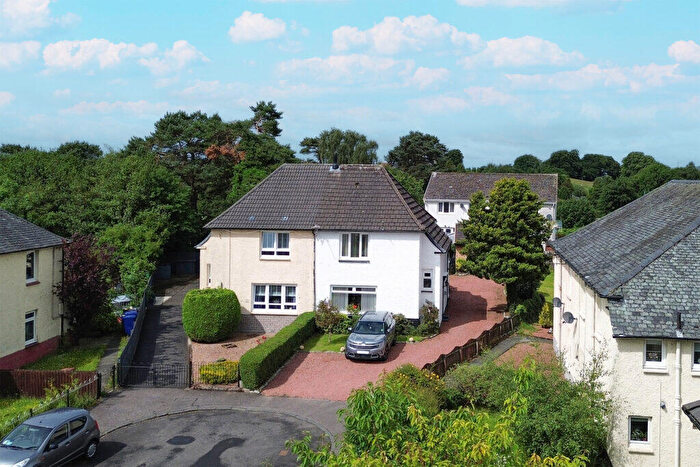 3 Bedroom Semi-Detached House For Sale In Colbreggan Gardens, Hardgate, G81
