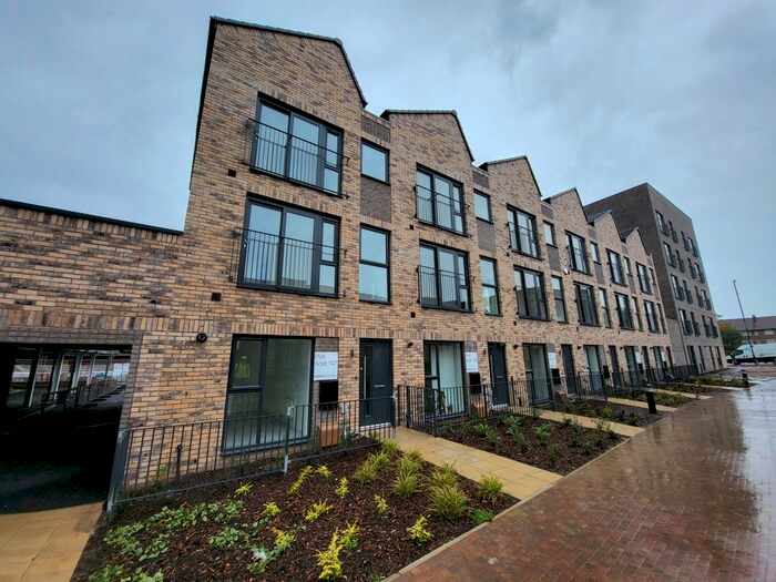 3 Bedroom Town House To Rent In Dodie Smith Walk, Stretford, Manchester., M32