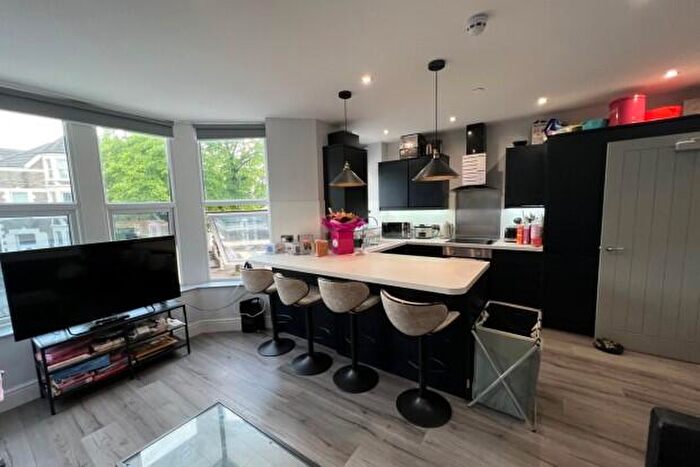 2 Bedroom Flat To Rent In Richmond Road Cardiff, CF24