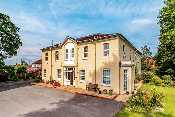 1 Bedroom Flat For Sale In Old Windsor, SL4