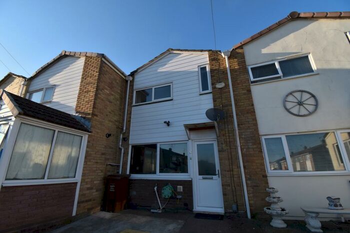 3 Bedroom Terraced House To Rent In Winston Road Rochester, ME2