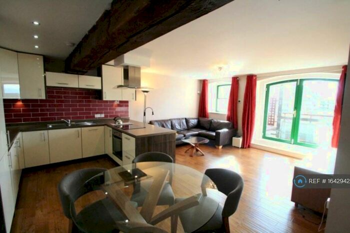 2 Bedroom Flat To Rent In Sparrow Wharfe, Leeds, LS2