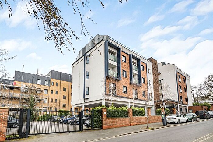 1 Bedroom Flat For Sale In Sidmouth Avenue, Isleworth, TW7
