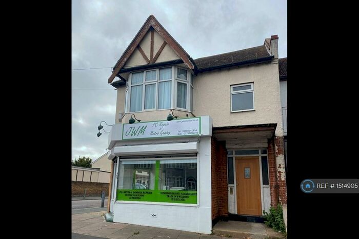 2 Bedroom Flat To Rent In Hamstel Road, Southend-On-Sea, SS2