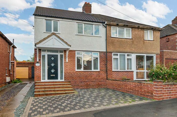 4 Bedroom Semi-Detached House To Rent In Kennington, Oxfordshire, OX1