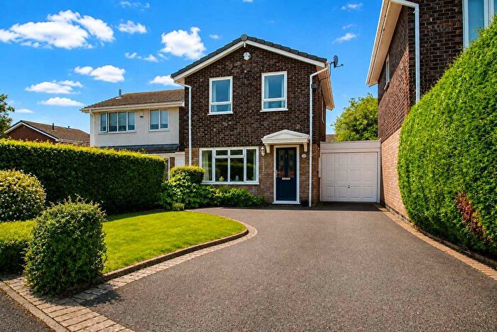3 Bedroom Detached House For Sale In Lincoln Close, Lichfield, WS13