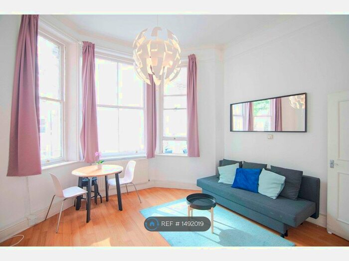 1 Bedroom Flat To Rent In Holland Park Gardens, London, W14