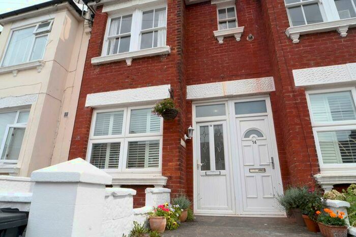 3 Bedroom Flat To Rent In Buller Road, Brighton, BN2