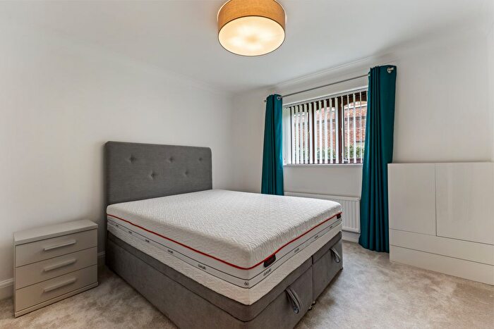 2 Bedroom Flat For Sale In Sheet Street, Windsor, SL4