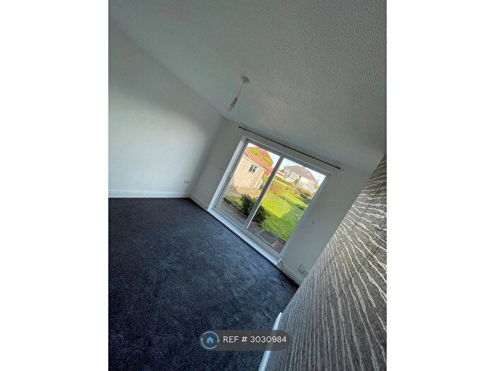 3 Bedroom Semi-Detached House To Rent In Nina Drive, Manchester, M40