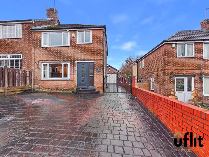 3 Bedroom Semi-Detached House For Sale In West Hill, Rotherham, S61