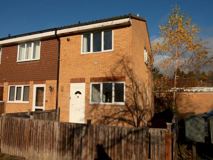 2 Bedroom Property To Rent In Taunton Way, Bobblestock HR4