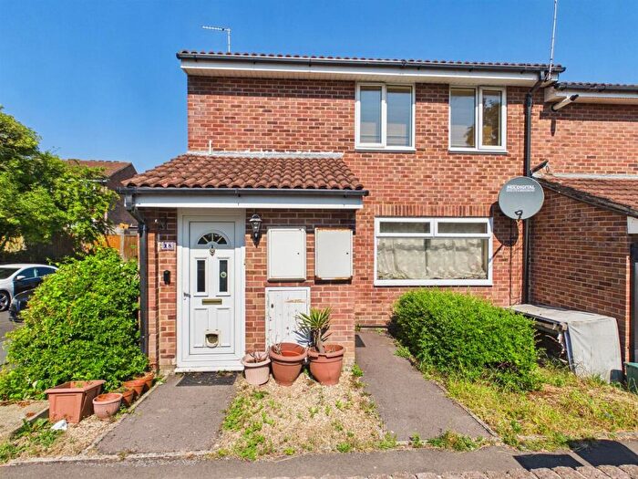 2 Bedroom Flat For Sale In Holly Close, Speedwell, Bristol, BS5