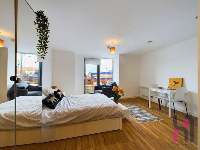 1 Bedroom Flat To Rent In The Tower, Plaza Boulevard, Liverpool, L8