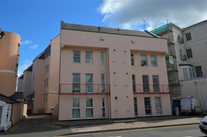 1 Bedroom Flat To Rent In High Street, Cheltenham, Gloucestershire, GL52