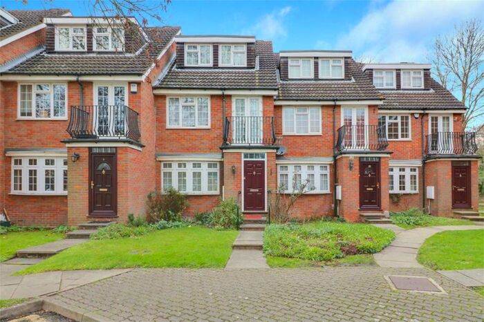 1 Bedroom Flat To Rent In Bramble Close, Stanmore, HA7