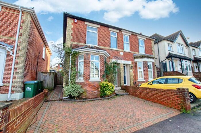 3 Bedroom Semi-Detached House For Sale In Newton Road, Southampton, SO18