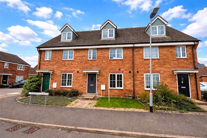 3 Bedroom Town House For Sale In Fontwell Park Drive, Bourne, Lincolnshire, PE10