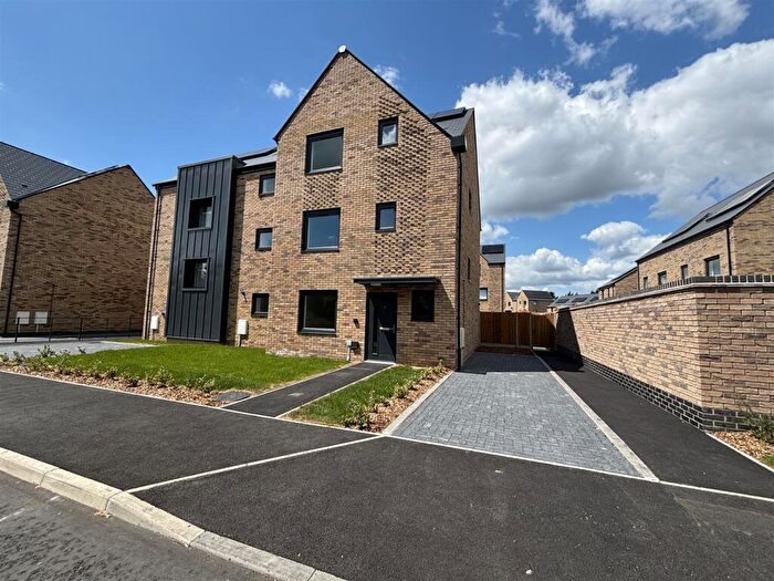 3 Bedroom Semi-Detached House To Rent In Downham Boulevard, Ravenswood, Ipswich, IP3