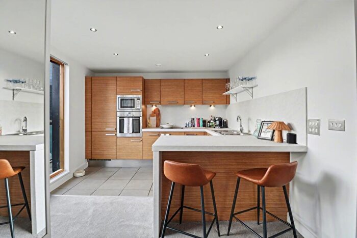 2 Bedroom Apartment For Sale In Vallea Court, Green Quarter, Manchester, M4