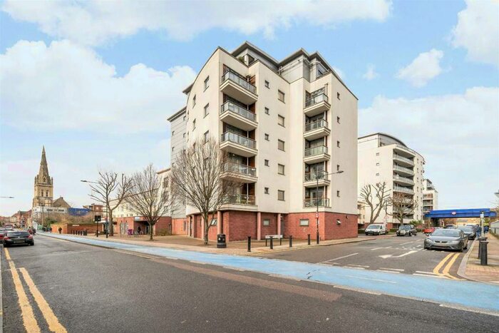 2 Bedroom Apartment To Rent In Cable Street, Shadwell, London, E1W
