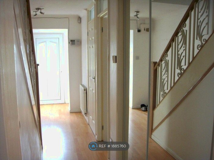 3 Bedroom Terraced House To Rent In Barn Close, Bracknell, RG12