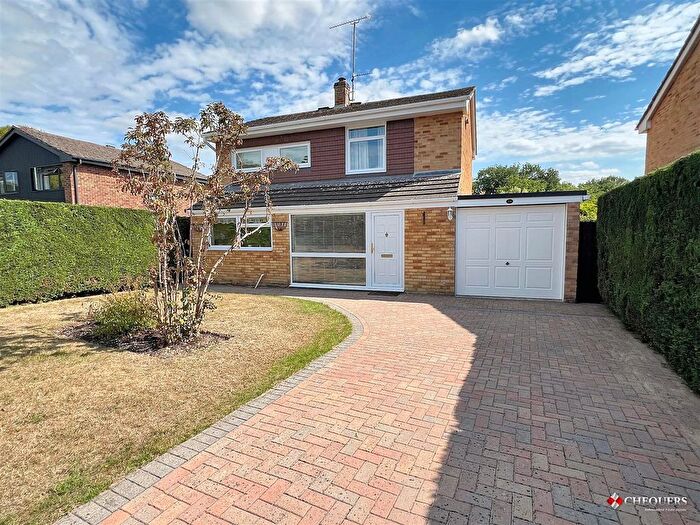 3 Bedroom Detached House For Sale In Dukes Ride, Silchester, Reading, RG7