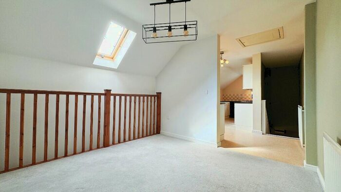 3 Bedroom End Of Terrace House To Rent In Vanbrugh Lane, Bristol, BS16