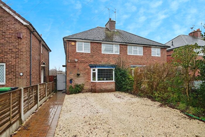 3 Bedroom Semi Detached House For Sale In Beverley Road, West Bromwich, B71